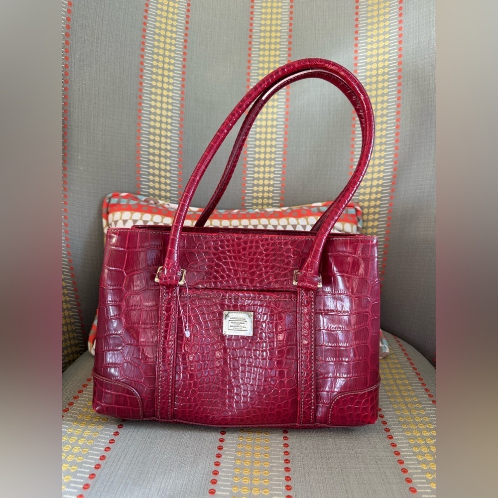 2000s Red Faux Croc-Embossed Leather Square Tote Bag Long Handles Liz Claiborne